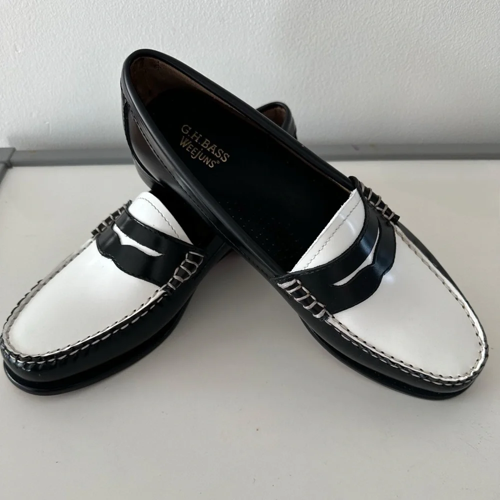 G.H. Bass & Co. Women’s Whitney Two Tone Loafers - Picture 4 of 10